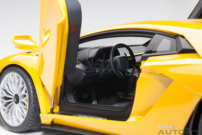 ماکت Lamborghini Aventador S زرد اتوآرت