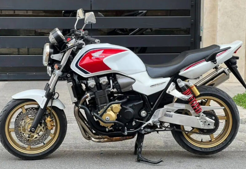 عکس موتور سی بی 1300 سفید (Honda CB1300)