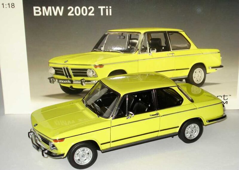 ماکت bmw 2002 tii مشکی اتوآرت