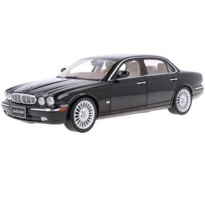 ماکت ماشین Jaguar XJ6 (X350) 2003 برند Almost Real