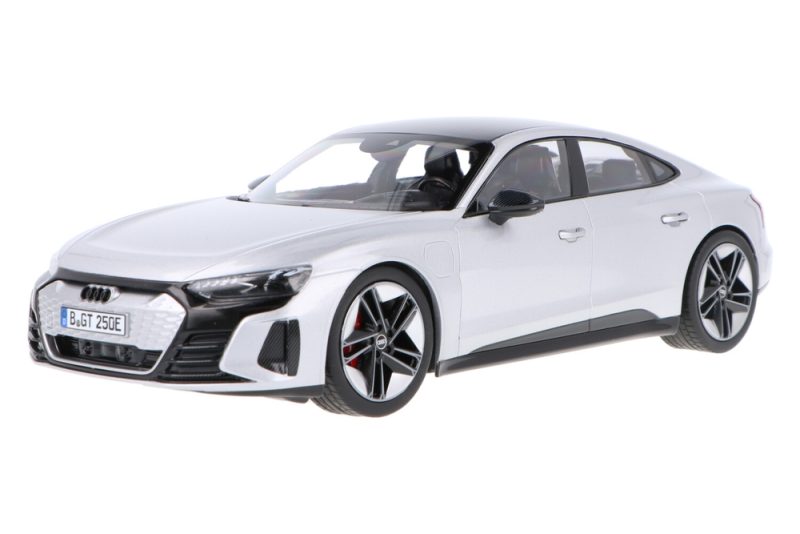 ماکت ماشین Audi RS e-tron GT Silver برند Norev