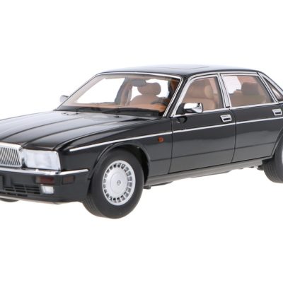 ماکت ماشین Jaguar Daimler XJ6 (XJ40) Black برند Almost Real