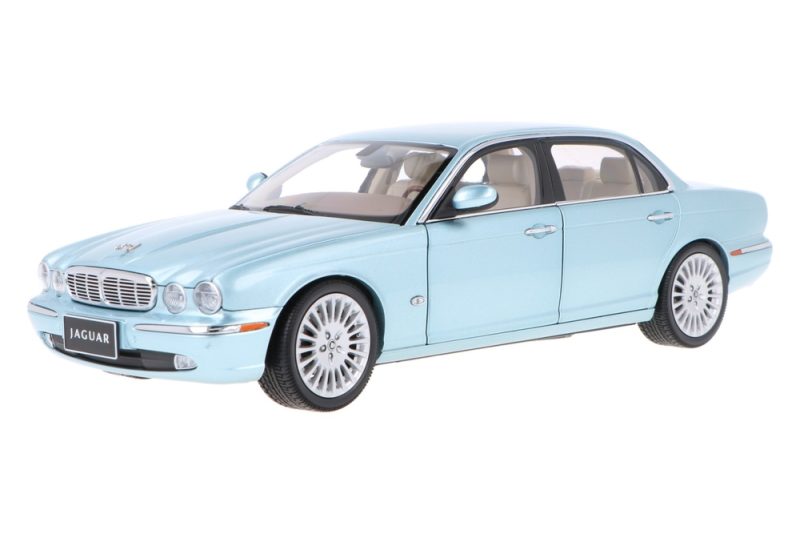 ماکت ماشین Jaguar XJ6 (X350) Seafrost برند Almost Real