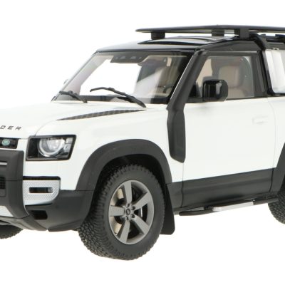 ماکت ماشین Land Rover Defender 90 White برند Almost Real