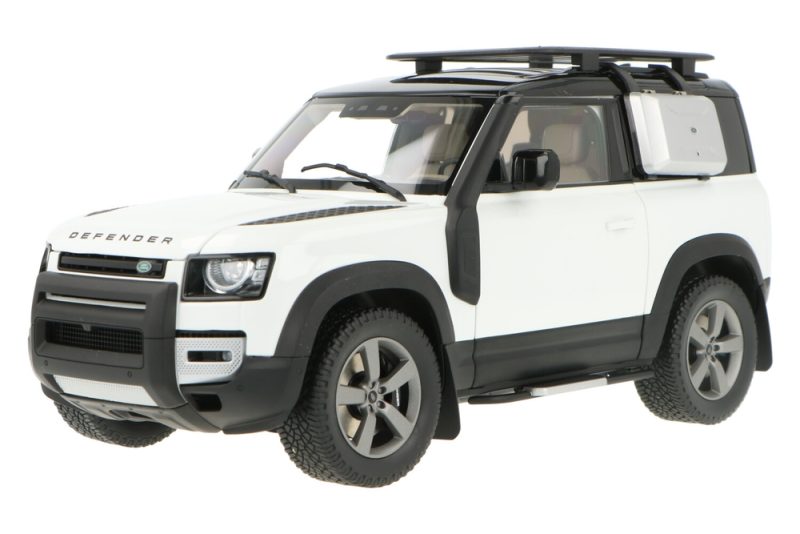 ماکت ماشین Land Rover Defender 90 White برند Almost Real