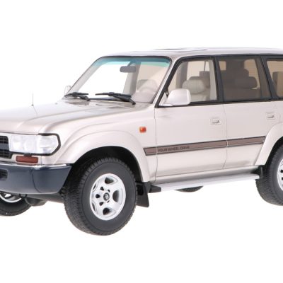 ماکت ماشین Toyota Land Cruiser HDJ80 4X4 برند Ottomobile