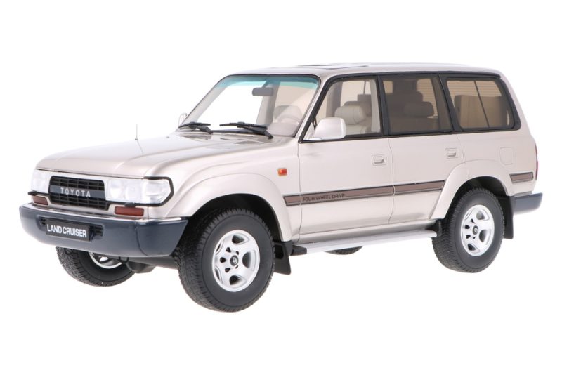 ماکت ماشین Toyota Land Cruiser HDJ80 4X4 برند Ottomobile