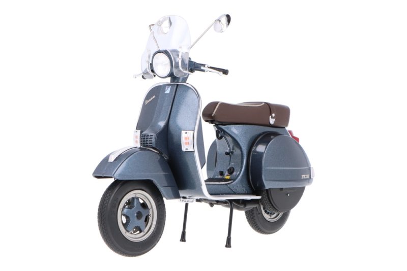 ماکت ماشین Vespa PX 125 برند Schuco