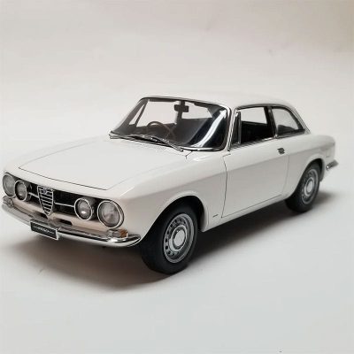 ماکت ماشین ALFA ROMEO 1750 GTV VELOCE برند AUTOart