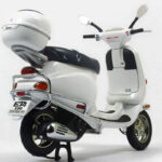 ماکت موتورسیکلت Vespa ET4 150 PIAGGIO برند Autoart